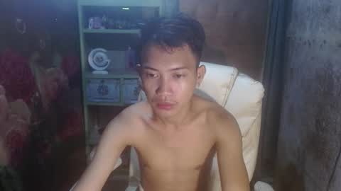 Snapshot of onebigloadxxx chatting on January 1, 4:29 am Wyn Will serve you and be your slave online show from January 1, 4:29 am