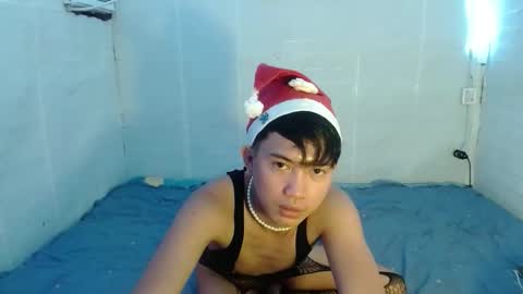 Wyn Will serve you and be your slave online show from December 22, 4:15 pm