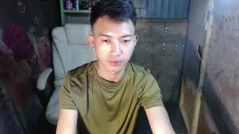 Snapshot of onebigloadxxx chatting on January 12, 5:45 am Wyn Will serve you and be your slave online show from January 12, 5:45 am