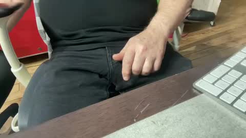 onlocationnyc online show from February 4, 11:59 pm