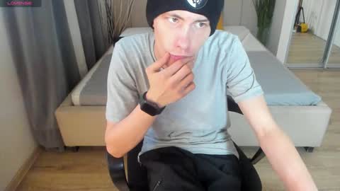 Snapshot of only_eric chatting on January 13, 12:24 pm Erick  online show from January 13, 12:24 pm