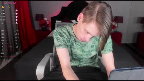 Snapshot of only_eric chatting on January 27, 5:47 am Erick  online show from January 27, 5:47 am