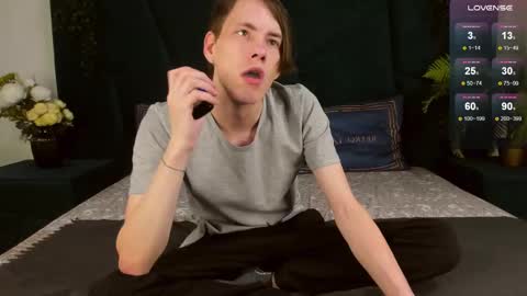 Snapshot of only_eric chatting on February 20, 4:14 pm Erick  online show from February 20, 4:14 pm