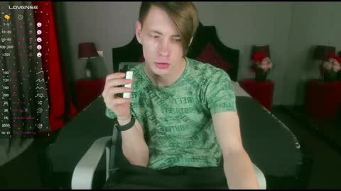 Snapshot of only_eric chatting on January 18, 5:58 am Erick  online show from January 18, 5:58 am