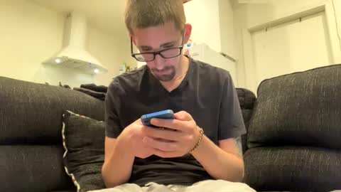 Snapshot of onthecumup69 chatting on March 3, 10:33 am onthecumup69 online show from March 3, 10:33 am