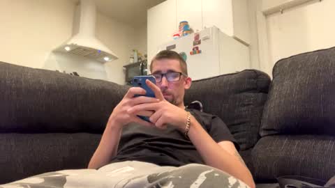 Snapshot of onthecumup69 chatting on February 12, 12:01 pm onthecumup69 online show from February 12, 12:01 pm