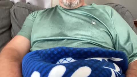 Snapshot of onthedlhere chatting on February 5, 3:31 pm onthedlhere online show from February 5, 3:31 pm