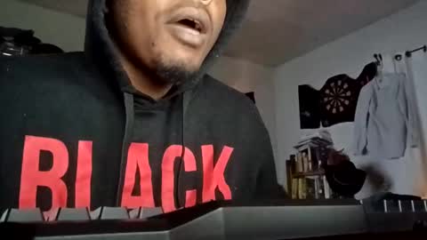 opaque772800 online show from December 1, 11:41 pm