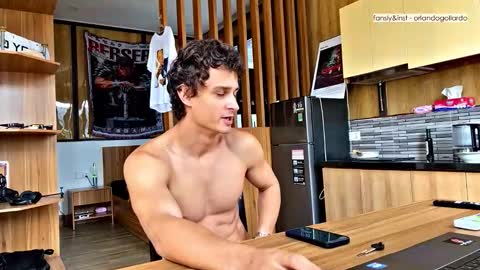 Fansly and Instagram -  online show from March 26, 6:39 am