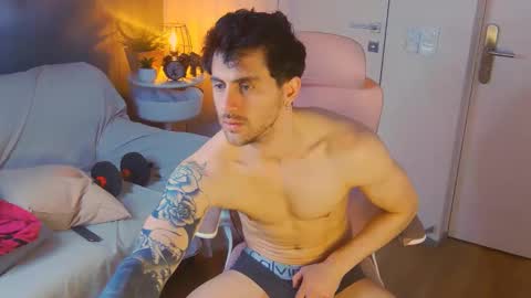 Oscar online show from March 27, 6:39 am