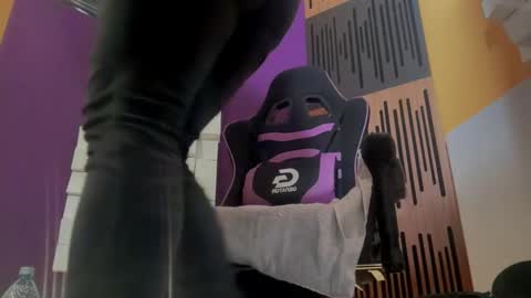 Oscar Steel Savage online show from March 10, 7:44 am