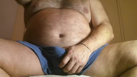 Snapshot of osolicencioso chatting on September 29, 4:11 am Oso Licencioso online show from September 29, 4:11 am