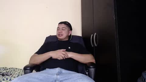 otto_stud online show from February 9, 4:17 am