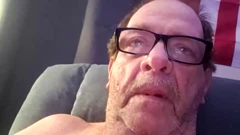 Snapshot of ou8124824 chatting on October 25, 4:36 am ou8124824 online show from October 25, 4:36 am