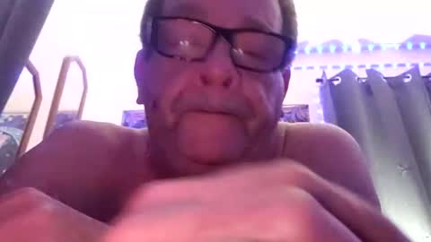 Snapshot of ou8124824 chatting on October 8, 12:20 pm ou8124824 online show from October 8, 12:20 pm