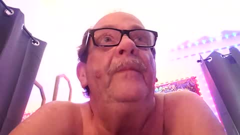 Snapshot of ou8124824 chatting on October 5, 9:08 pm ou8124824 online show from October 5, 9:08 pm