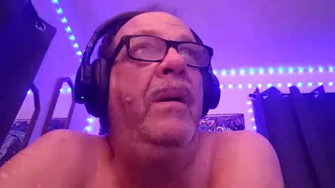 Snapshot of ou8124824 chatting on September 23, 9:52 am ou8124824 online show from September 23, 9:52 am