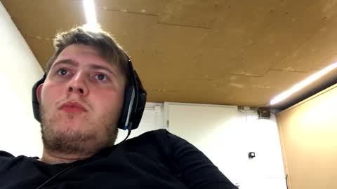 outflayd online show from November 16, 11:51 pm