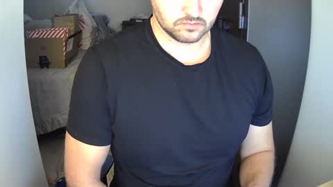 Snapshot of outside1991 chatting on December 23, 8:25 pm outside1991 online show from December 23, 8:25 pm