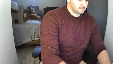 Snapshot of outside1991 chatting on December 15, 8:58 pm outside1991 online show from December 15, 8:58 pm