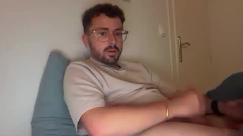 Snapshot of ovidius96 chatting on October 17, 8:57 pm ovidius96 online show from October 17, 8:57 pm