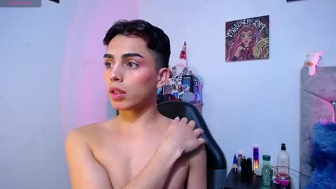 Owen  Independent model  online show from January 6, 5:11 am