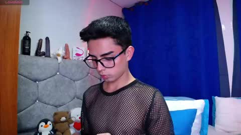 Owen  Independent model  online show from September 30, 1:12 am