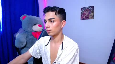 Owen  Independent model  online show from May 26, 6:04 pm