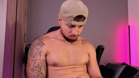 Maximus Owen online show from November 12, 8:36 pm