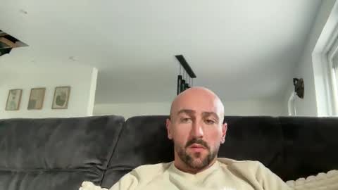 oxlade59 online show from November 12, 12:00 pm