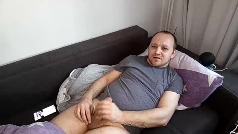 Snapshot of pablo2802 chatting on March 7, 1:07 pm pablo2802 online show from March 7, 1:07 pm