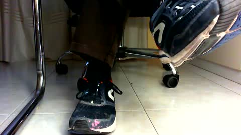 Snapshot of pablomenesssl chatting on January 2, 3:29 pm Pablo Meness online show from January 2, 3:29 pm