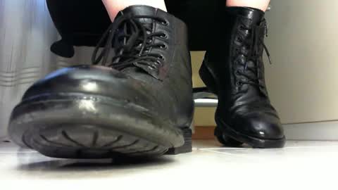 Snapshot of pablomenesssl chatting on February 18, 4:16 pm Pablo Meness online show from February 18, 4:16 pm