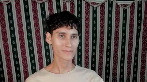 Snapshot of paimon_goetia chatting on October 11, 2:26 am Alexander Grigori online show from October 11, 2:26 am