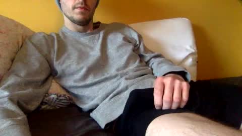 Snapshot of paintdude424 chatting on December 11, 6:37 pm paintdude424 online show from December 11, 6:37 pm