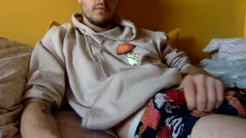 Snapshot of paintdude424 chatting on December 16, 8:26 pm paintdude424 online show from December 16, 8:26 pm