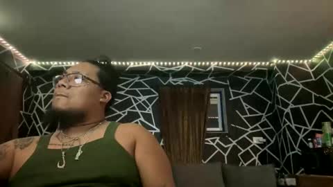 papi_krizz online show from November 19, 7:19 am