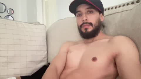 papicubano_guapo23cm online show from February 17, 6:40 pm