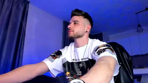 Paris online show from February 15, 7:06 pm