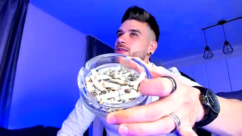 Paris online show from December 29, 9:06 am