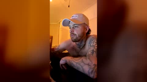 parkertom525 online show from April 6, 9:48 pm