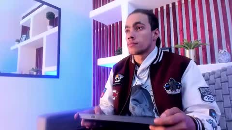 Patrick online show from February 25, 3:42 am