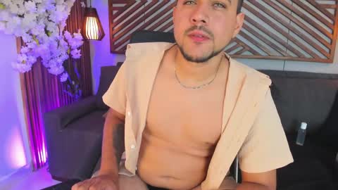 Paul Rivera online show from June 3, 9:53 pm