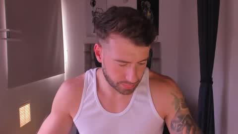 PAUL ROGER online show from March 2, 8:35 pm