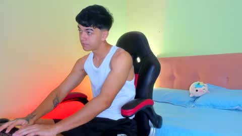 paul_sexycock online show from February 3, 12:14 pm