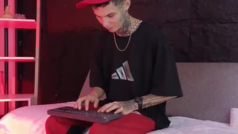 Paulo online show from February 3, 9:20 pm