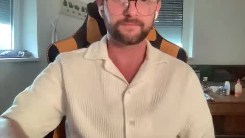 love bush online show from September 29, 4:14 pm