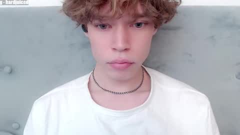 pawclaw online show from February 9, 10:58 pm