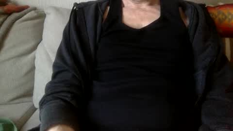 Snapshot of pea23 chatting on February 26, 1:19 pm pea23 online show from February 26, 1:19 pm