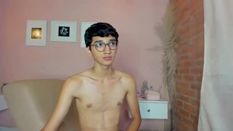 peach tyron online show from March 8, 12:53 am